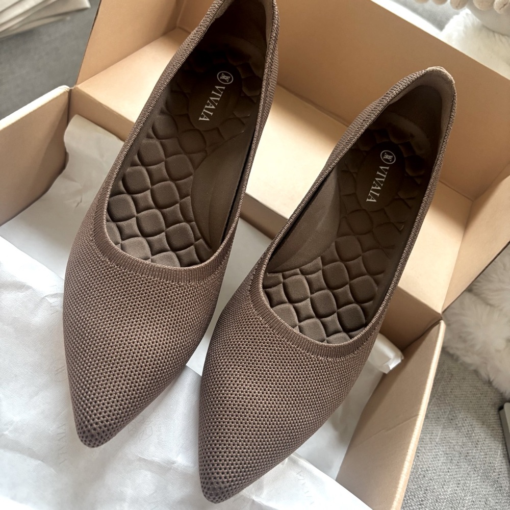 VAVAIA Pointed-Toe Wedge (Aria Wedge Pro) 40 Expressso